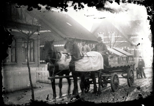 Skraldevogn i Vig ca. 1900.jpg
