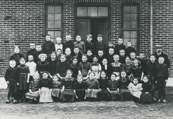 Ellinge skole elver 1914.jpg