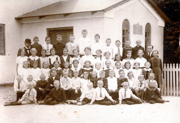 Eskildstrup skole elever ca. 1915.jpg