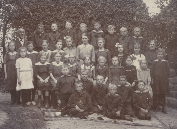 Frenderup Skole 1920.jpg
