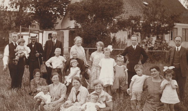 Engelstrup Købmandshandel ca. 1925.jpg