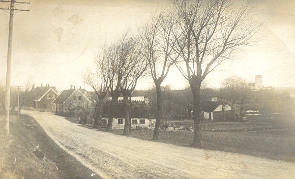 Fårevejle Kirkeby i begyndelsen af 1900-tallet.jpg