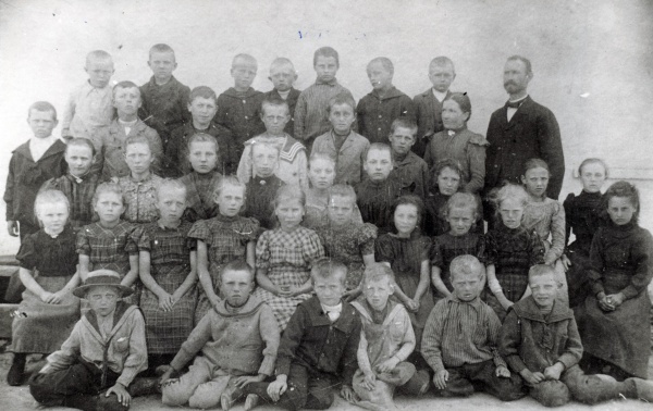 Hørve gamle skole ca. 1902.jpg