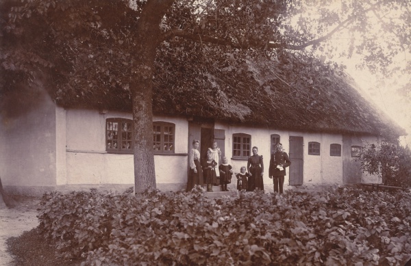 Rodevej 1, Kollekolle, ca. 1905.jpg