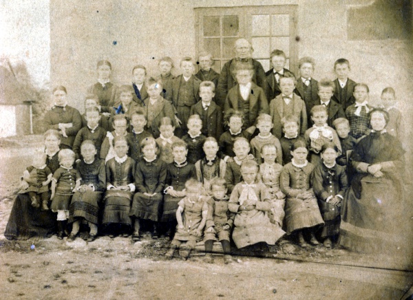 Eskildstrup skole elever 1885-90 - 2.jpg