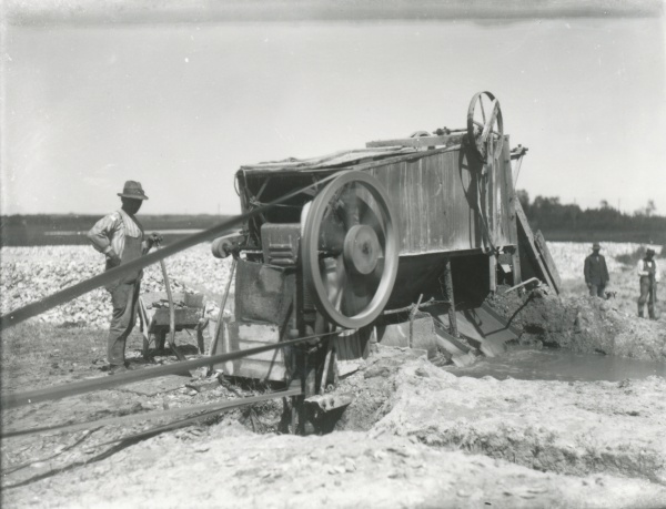 Skallegravning ca. 1930 - 2.JPG