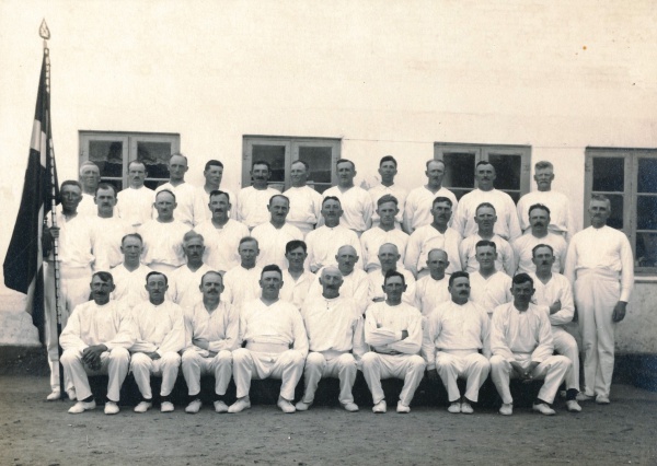 Højby Gymnastikforening omkring 1920.JPG