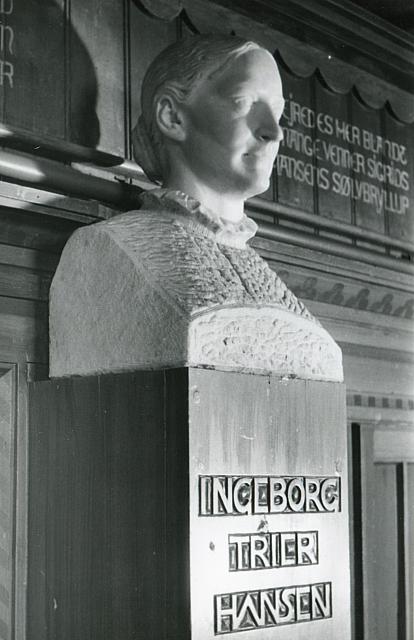 Marmorbüste af Ingeborg Trier Hansen - 1907 (B12323)