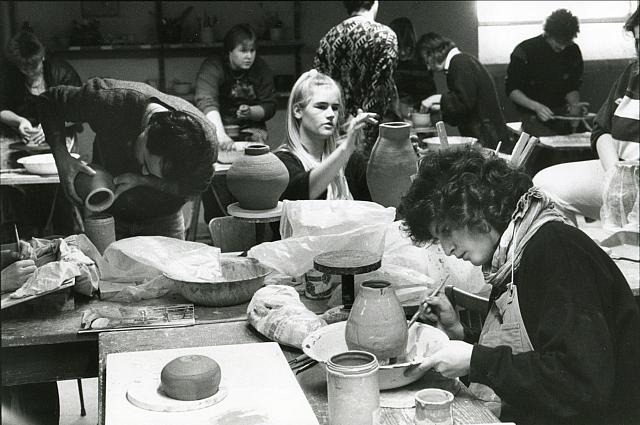 Keramikundervisning - Ca. 1989 (B12518)