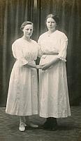 Marie Mølle & Anna Sørensen - Sommer 1920 (B11542)