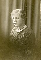 Charlotte Jensen - Sommer 1919 (B11350)