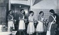 Køkkenpersonale - 1953 / 1954 (B14686)