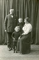 Marianne & Vilhelm Larsen - Ca. 1915 (B12422)