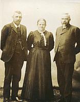 Niels, Maren og Povl Hansen - 1910 (B11379)