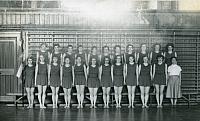 Det første vinterhold med både piger og drenge - 1954-1955 (B13810)